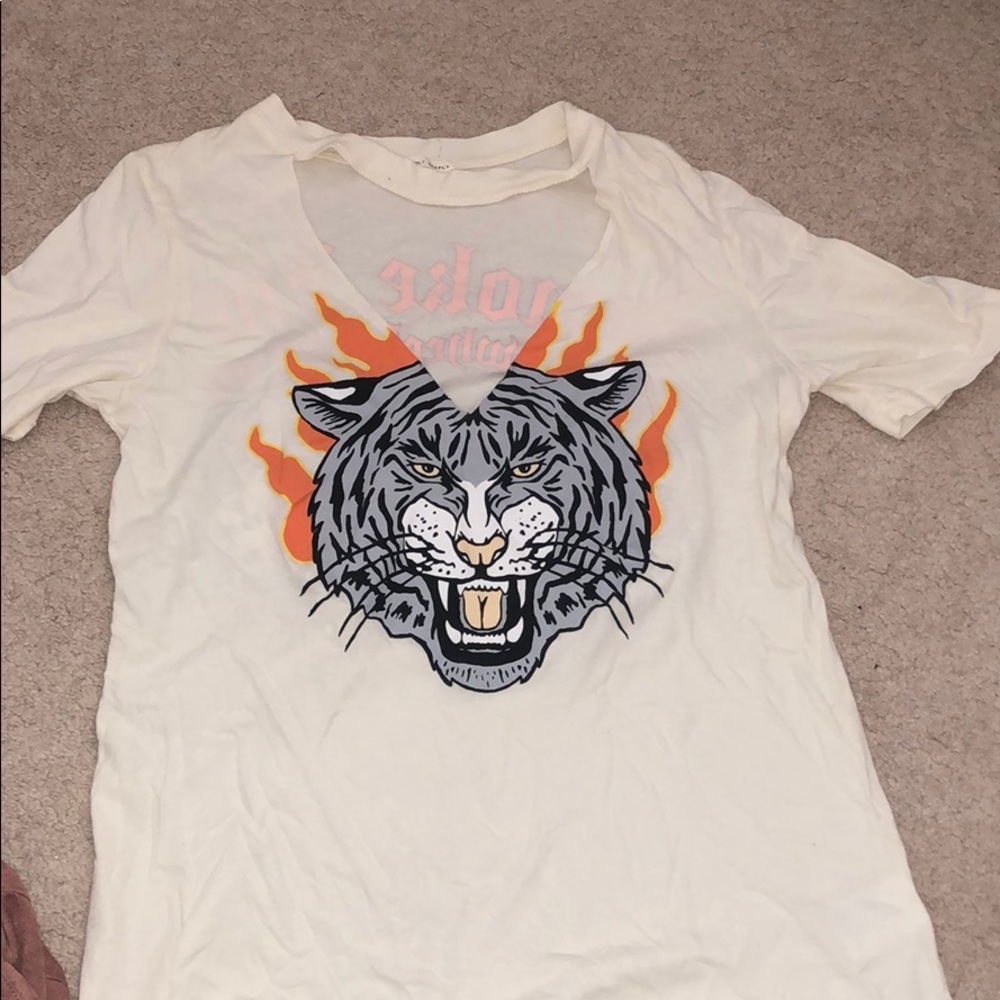 Tee